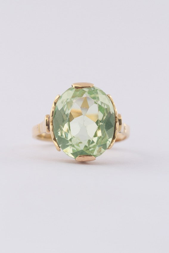 Gouden ring met chrysoliet