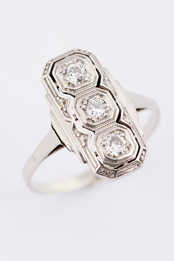 Art Deco ring with brilliant