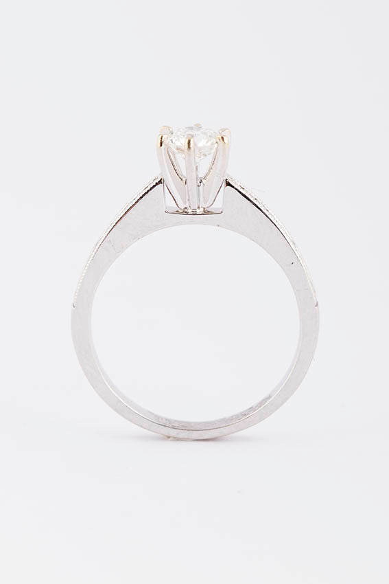White gold solitaire ring with brilliant