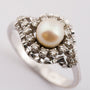 Ring with cultured pearl and brilliants