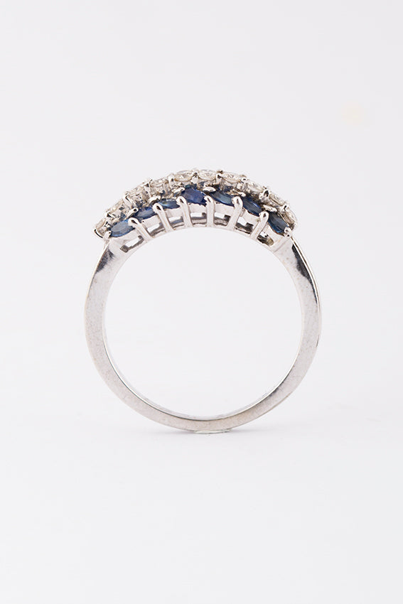 White gold row ring with sapphire