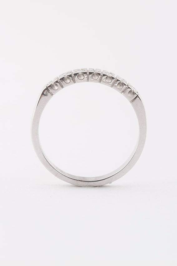 White gold row ring with brilliant