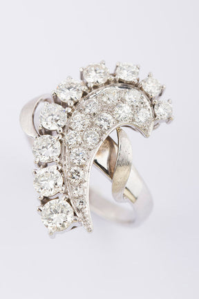 White gold ring with brilliant