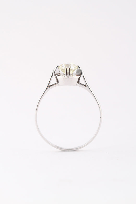 Solitair ring met een oud geslepen briljant