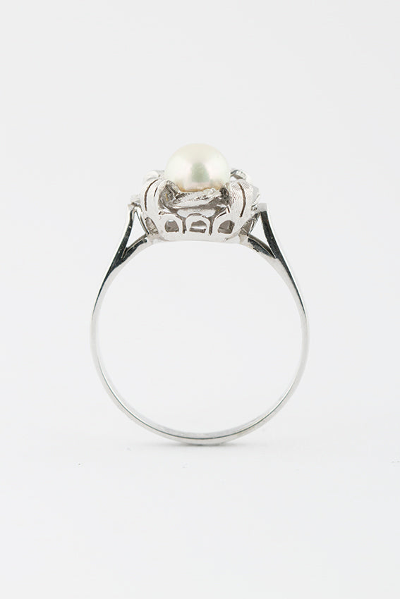 Wit gouden ring met cultivé parel