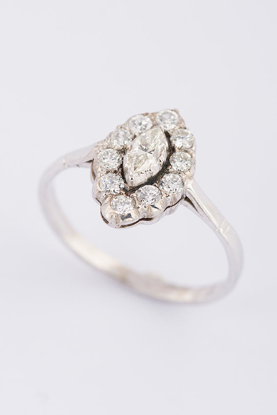 Wit gouden markies ring met briljant