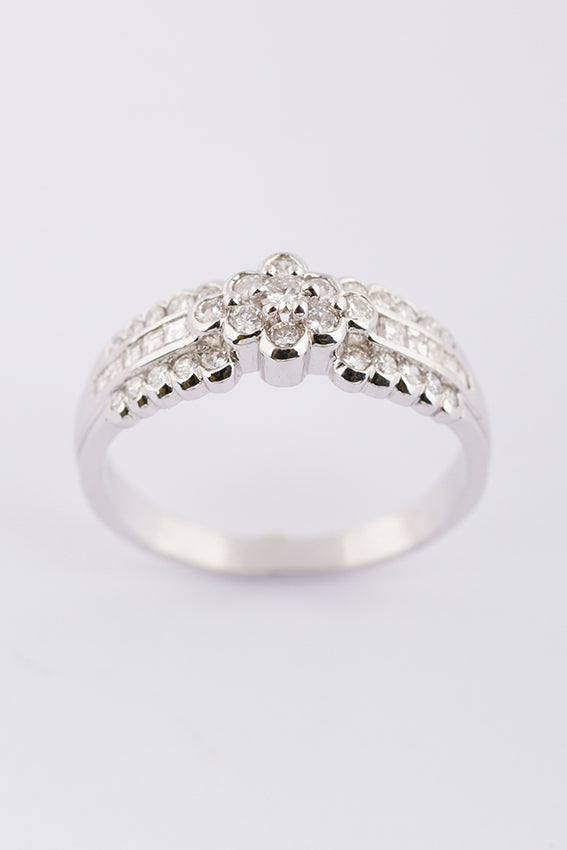 Wit gouden ring met briljanten