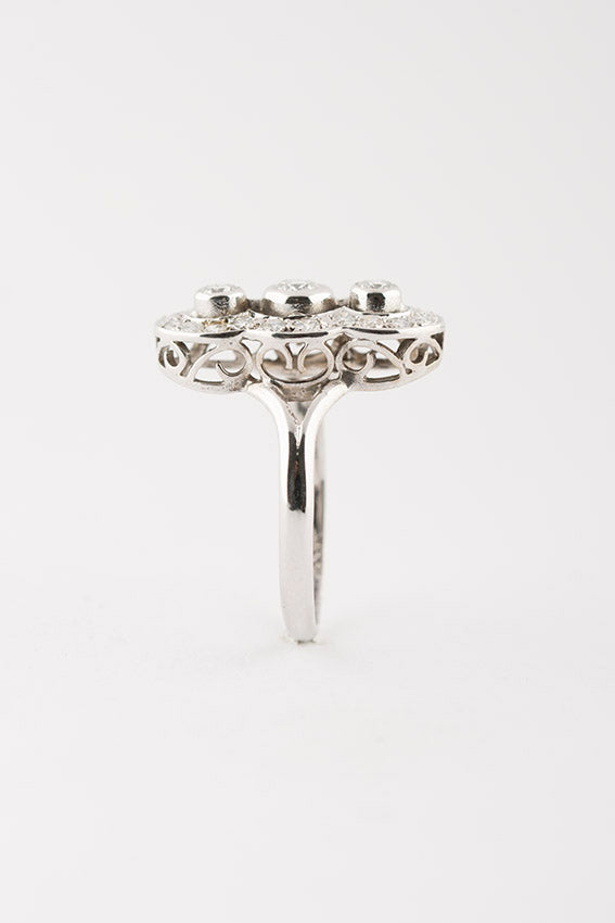 White gold princess ring with diamonds