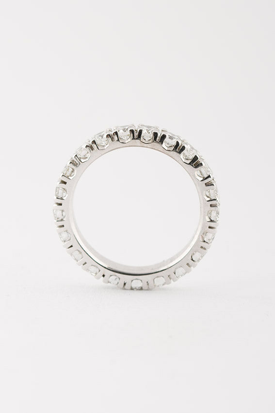 Wit gouden alliance ring met briljanten