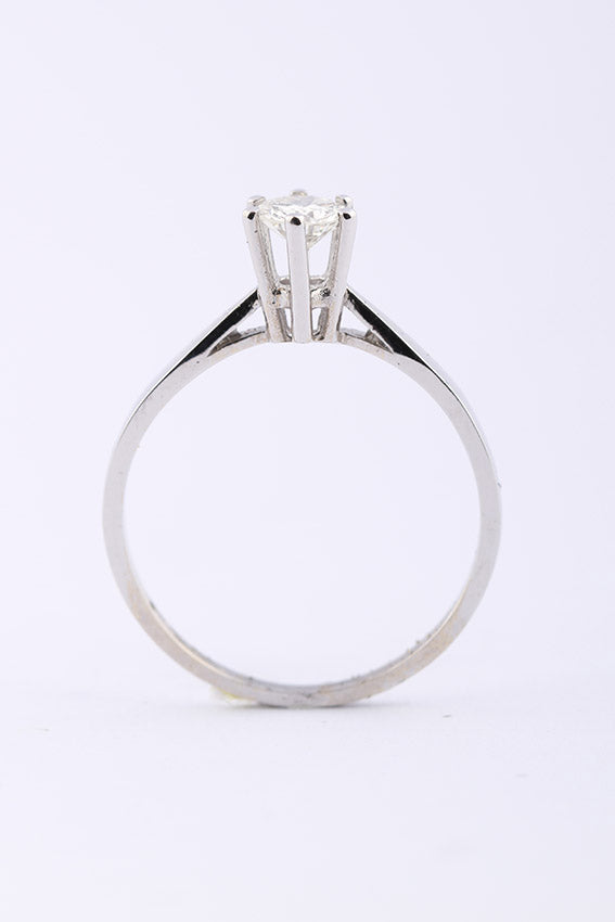 Wit gouden solitair ring met briljant 0.39 ct. Met certificaat.