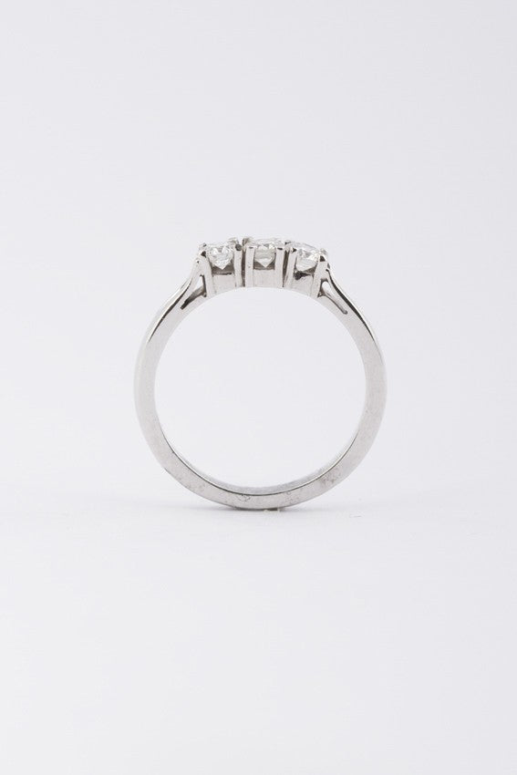 Wit gouden rij ring met briljant