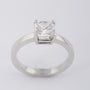 Wit gouden solitair ring met radiant briljant. 1.01 ct.