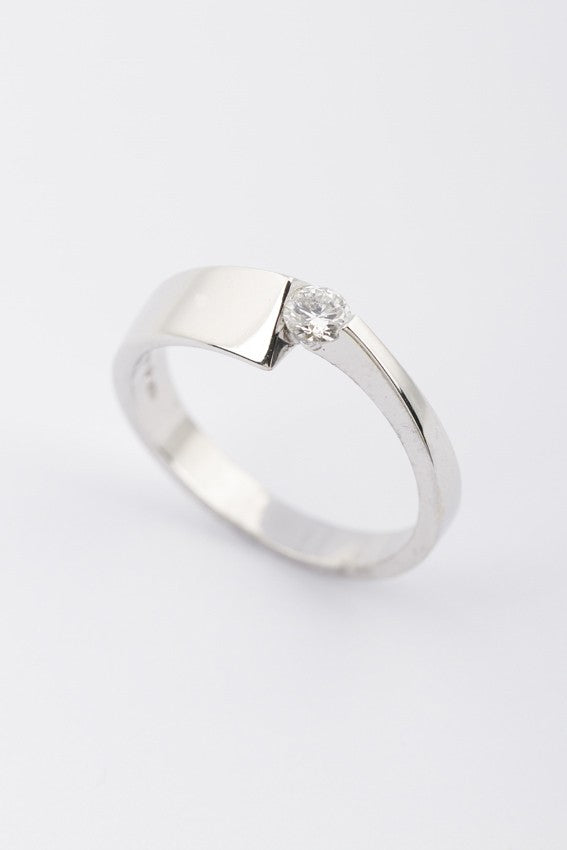Wit gouden slag ring met briljant (Diamonde)