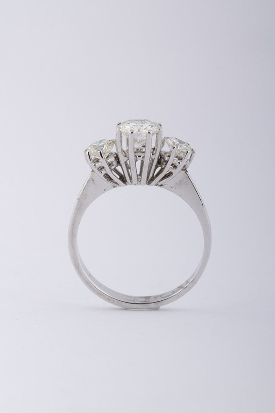 Wit gouden rij ring met 3 briljanten