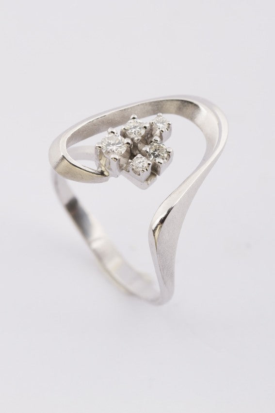 Wit gouden fantasie ring met briljanten