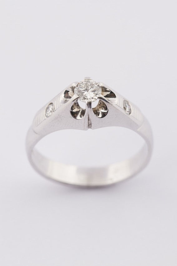White gold ring with 3 diamonds