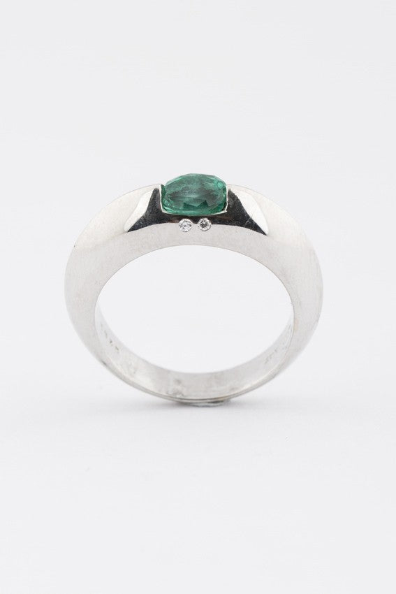 Wit gouden ring met smaragd en briljanten