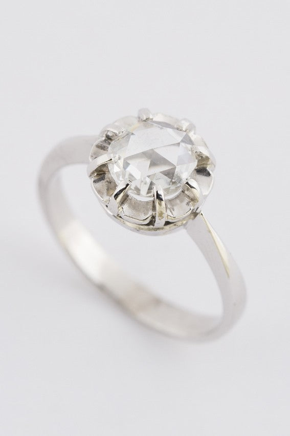 Wit gouden solitair ring met roos diamant