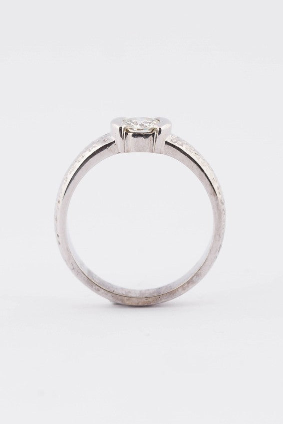 White gold solitaire ring with brilliant (0.37 ct.)