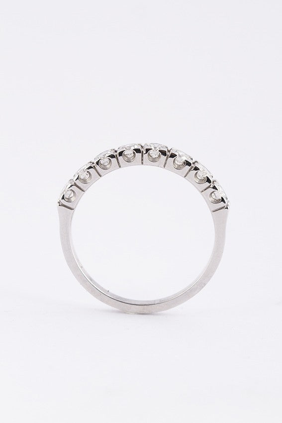 Wit gouden rij ring met 8 briljanten