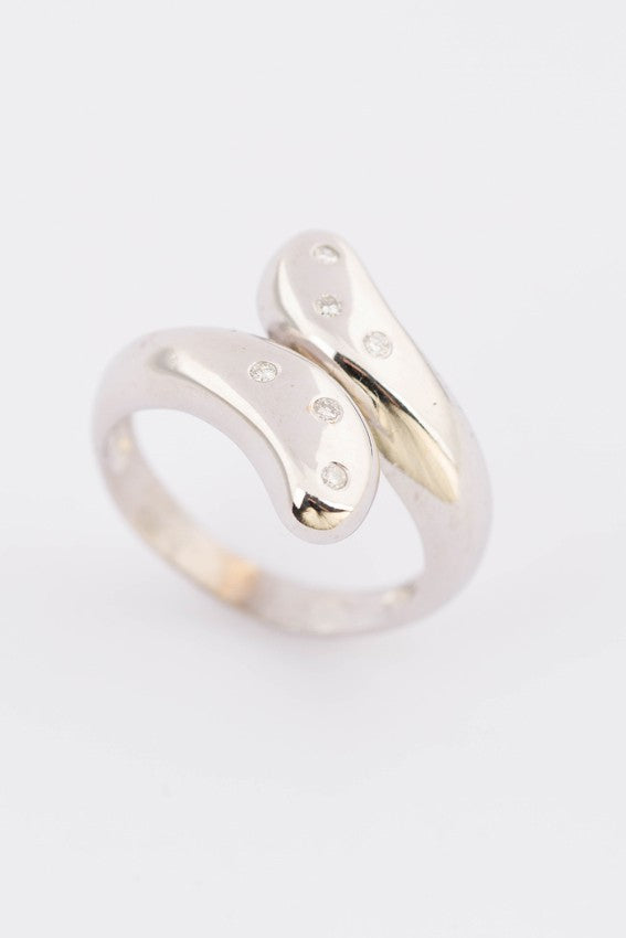 Wit gouden slag ring met briljanten