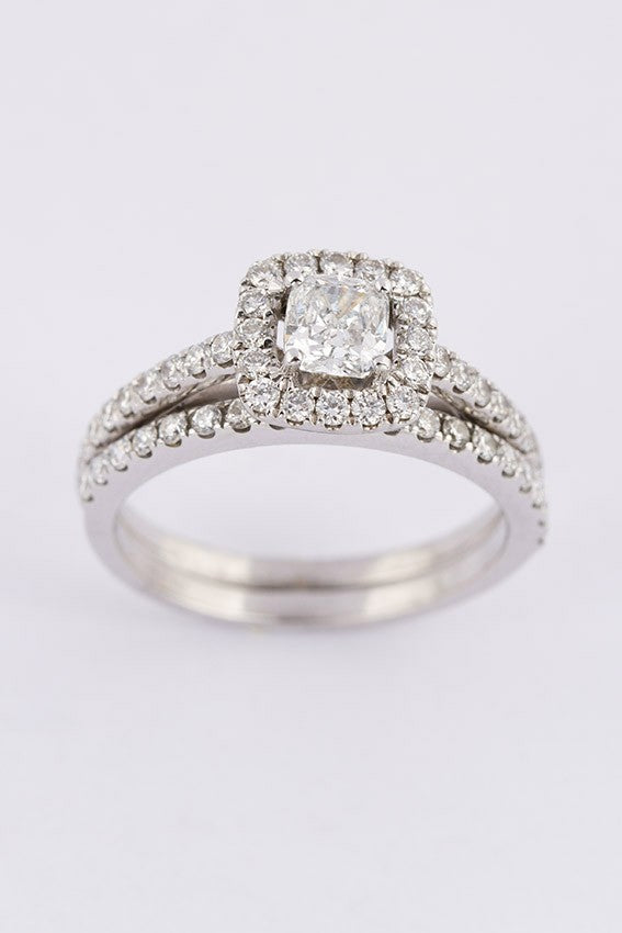 White gold entourage and row ring with diamonds