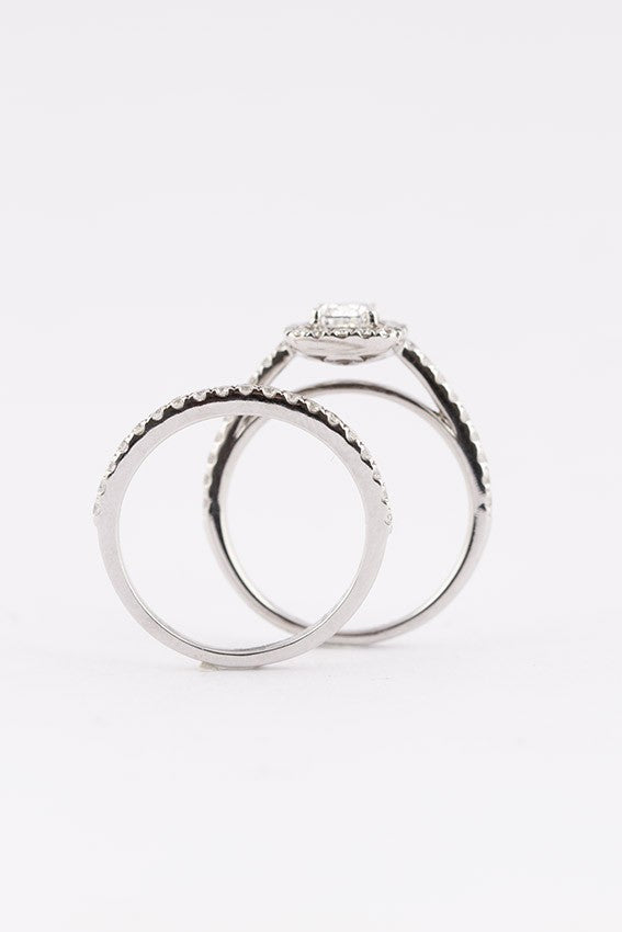 White gold entourage and row ring with diamonds