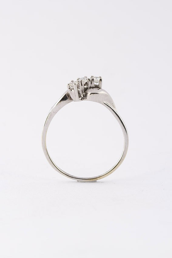 Wit gouden slag ring met briljanten