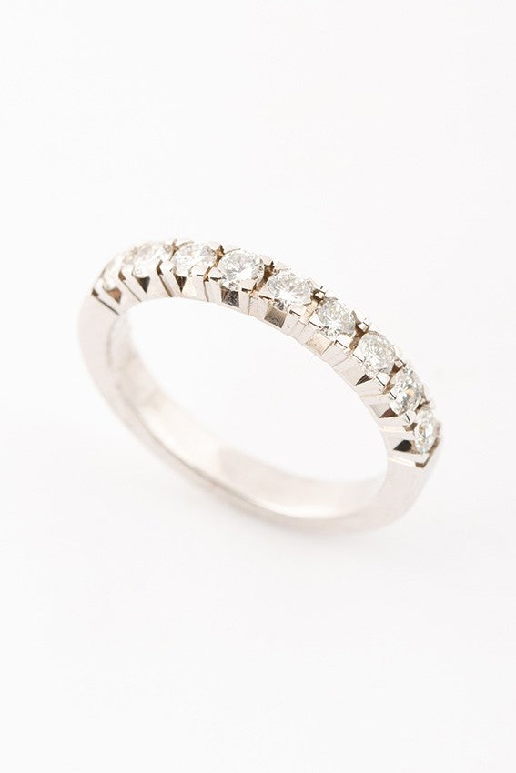 Wit gouden half alliance ring met briljanten