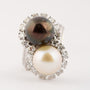 White gold ring with cultured pearls and brilliants