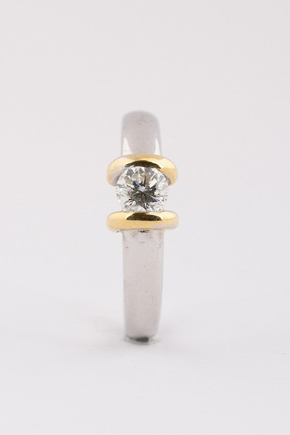 Wit/geel gouden solitair ring