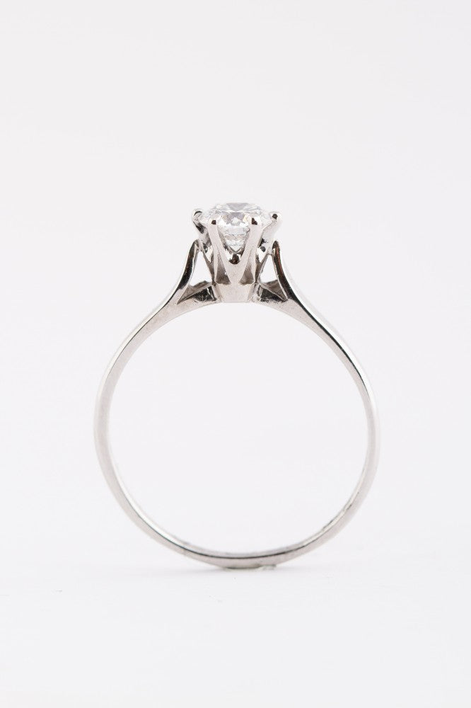 White gold solitaire ring