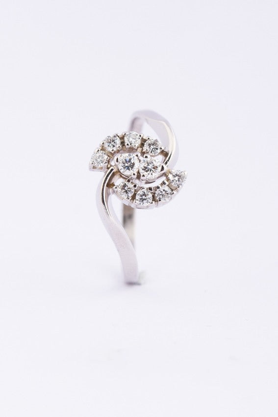 white gold ring with 10 brilliants