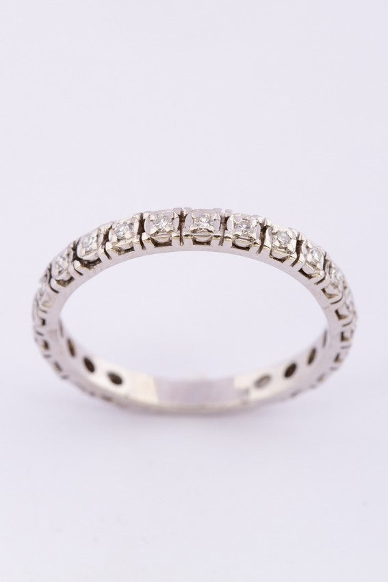 Wit gouden alliance ring met diamanten