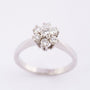 Wit gouden entourage ring 7 briljanten