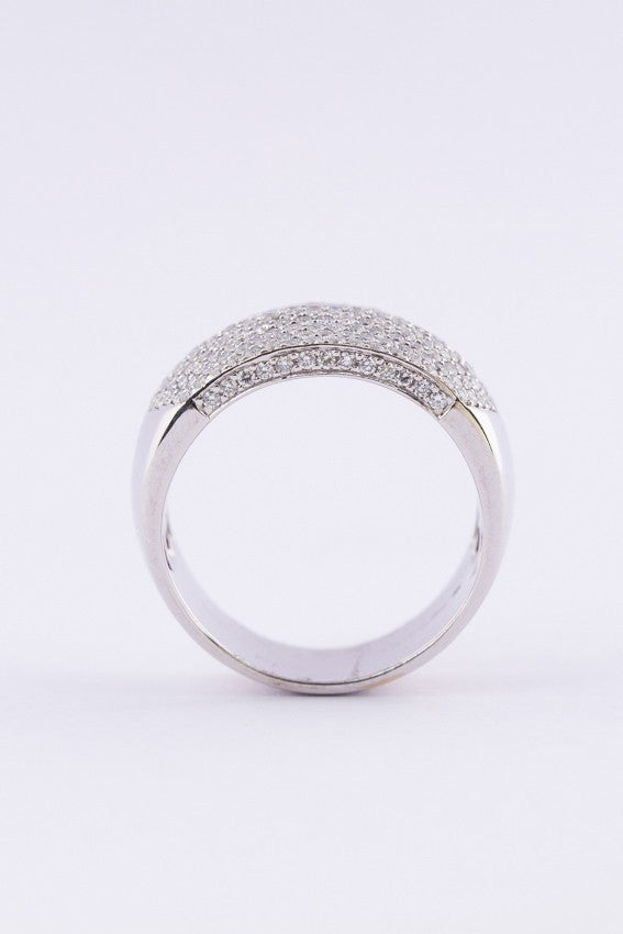 Wit gouden band ring met 206 briljanten