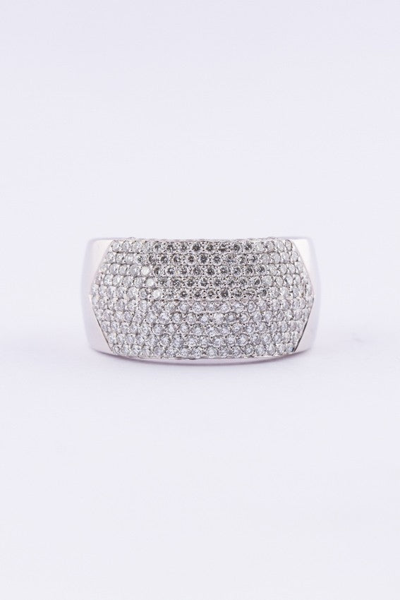 Wit gouden band ring met 206 briljanten