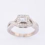 Wit gouden ring met een prinses geslepen diamant en briljanten