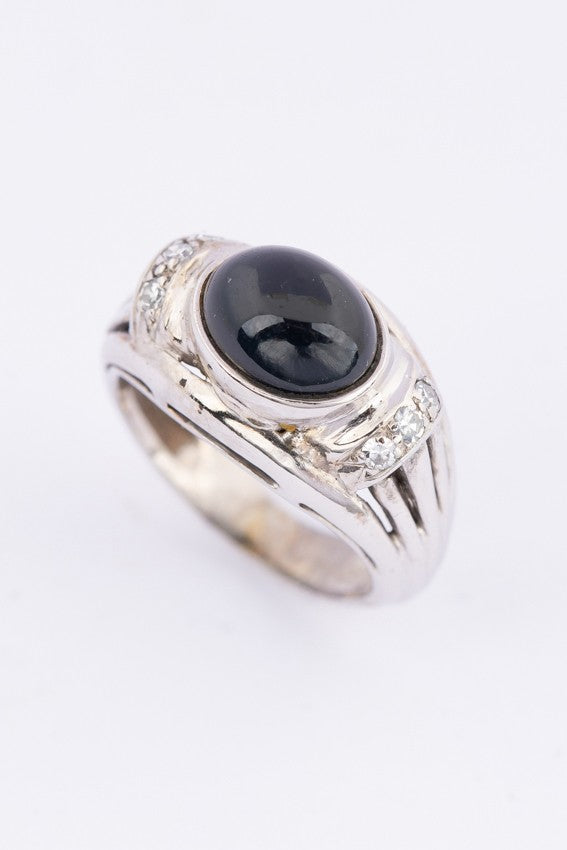 Wit gouden ring met onyx en diamant