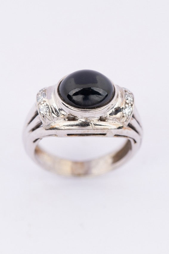Wit gouden ring met onyx en diamant