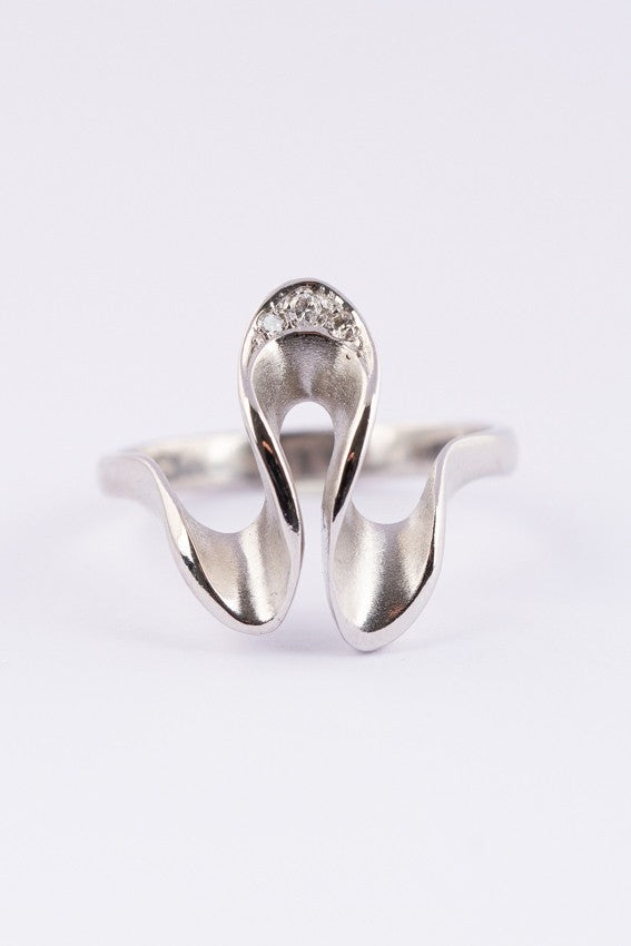 Wit gouden ring met 3 briljanten