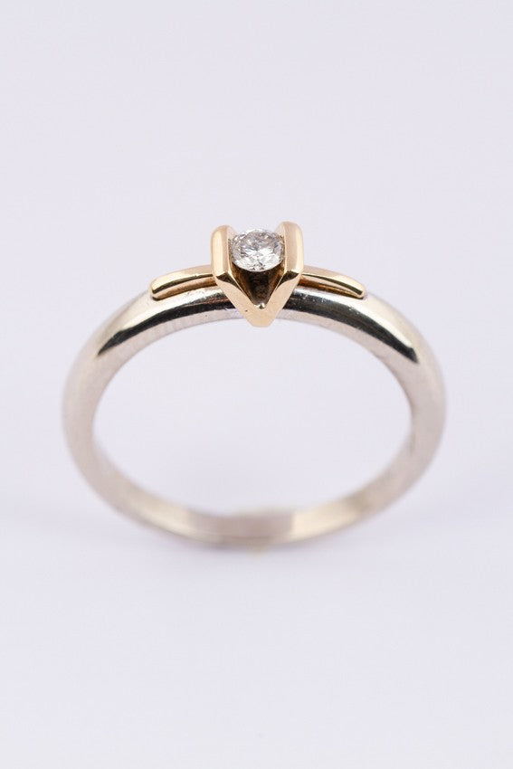 Wit/geel gouden ring van het merk Le Chic en een briljant