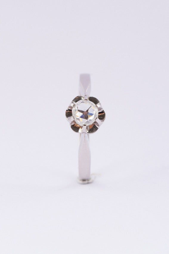 wit gouden solitair ring met een roos geslepen diamant