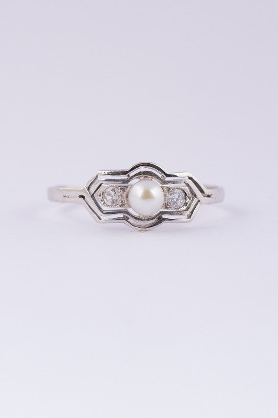 Antieke wit gouden Art Déco ring met parel en briljanten