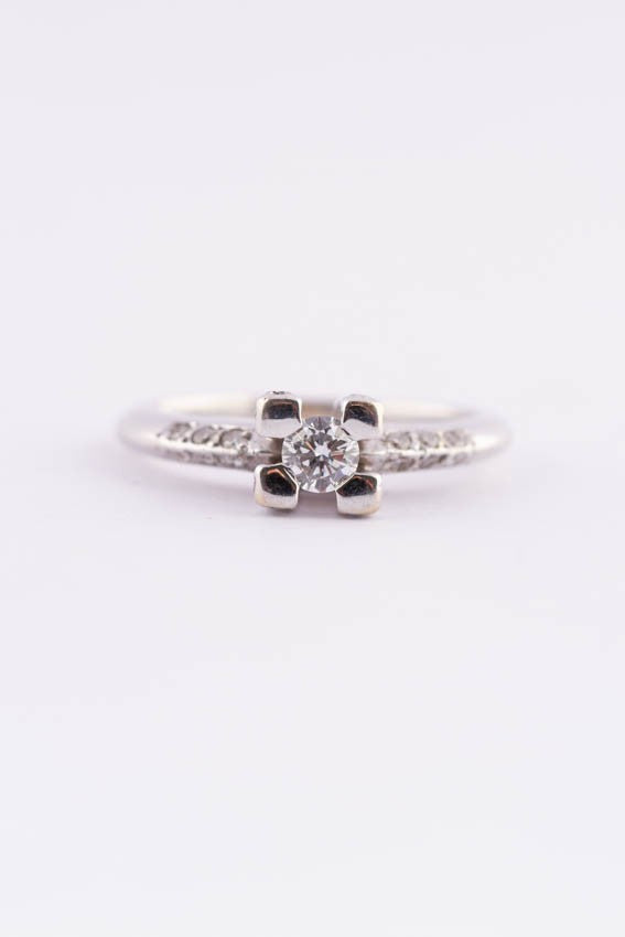 18 carat white gold ring with diamonds