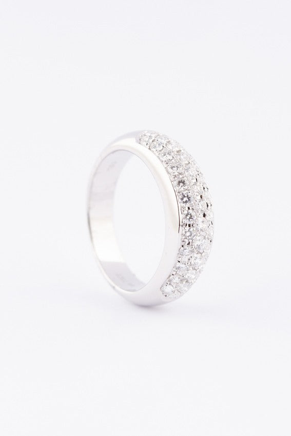 White gold band ring with brilliant cut diamonds (0.73 ct.)
