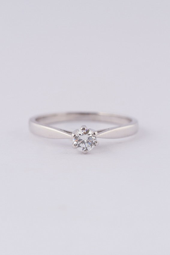 Wit gouden solitair ring met een briljant van ca. 0.25 ct.