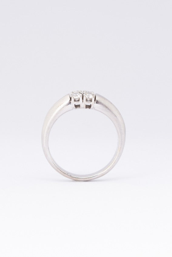 Wit gouden gematteerde ring met 4 briljanten