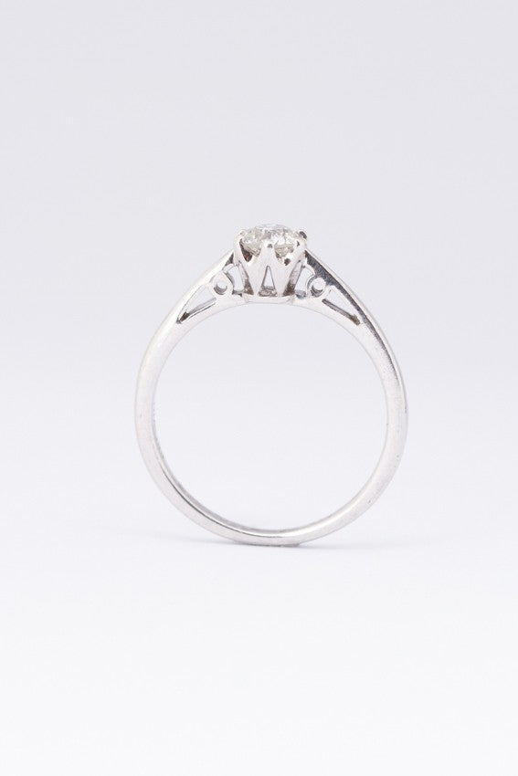 White gold solitaire ring with a brilliant
