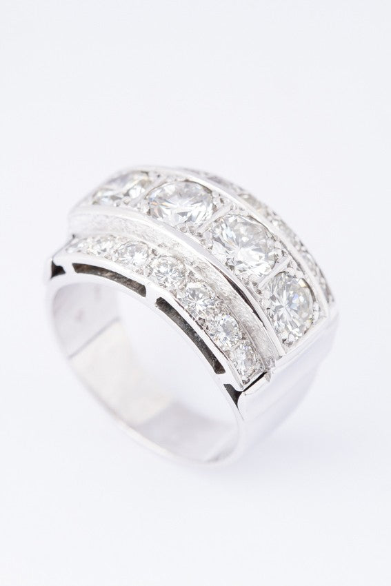 White gold band ring with diamonds. Approx. 3.2 ct.